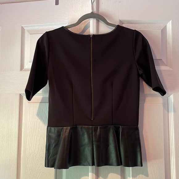 Willi Smith Black Faux Leather Peplum Top Size 2 - Picture 3 of 5